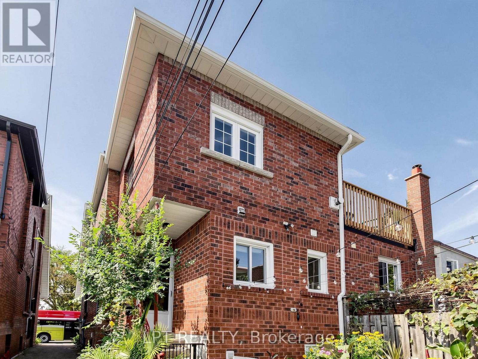 303 OAKWOOD AVENUE, Toronto (Oakwood Village) — photo 2