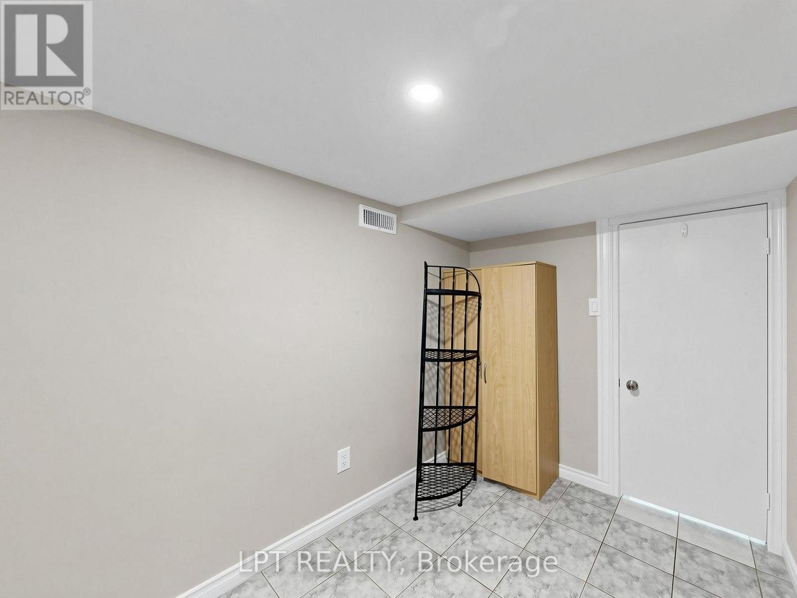 303 OAKWOOD AVENUE - 21