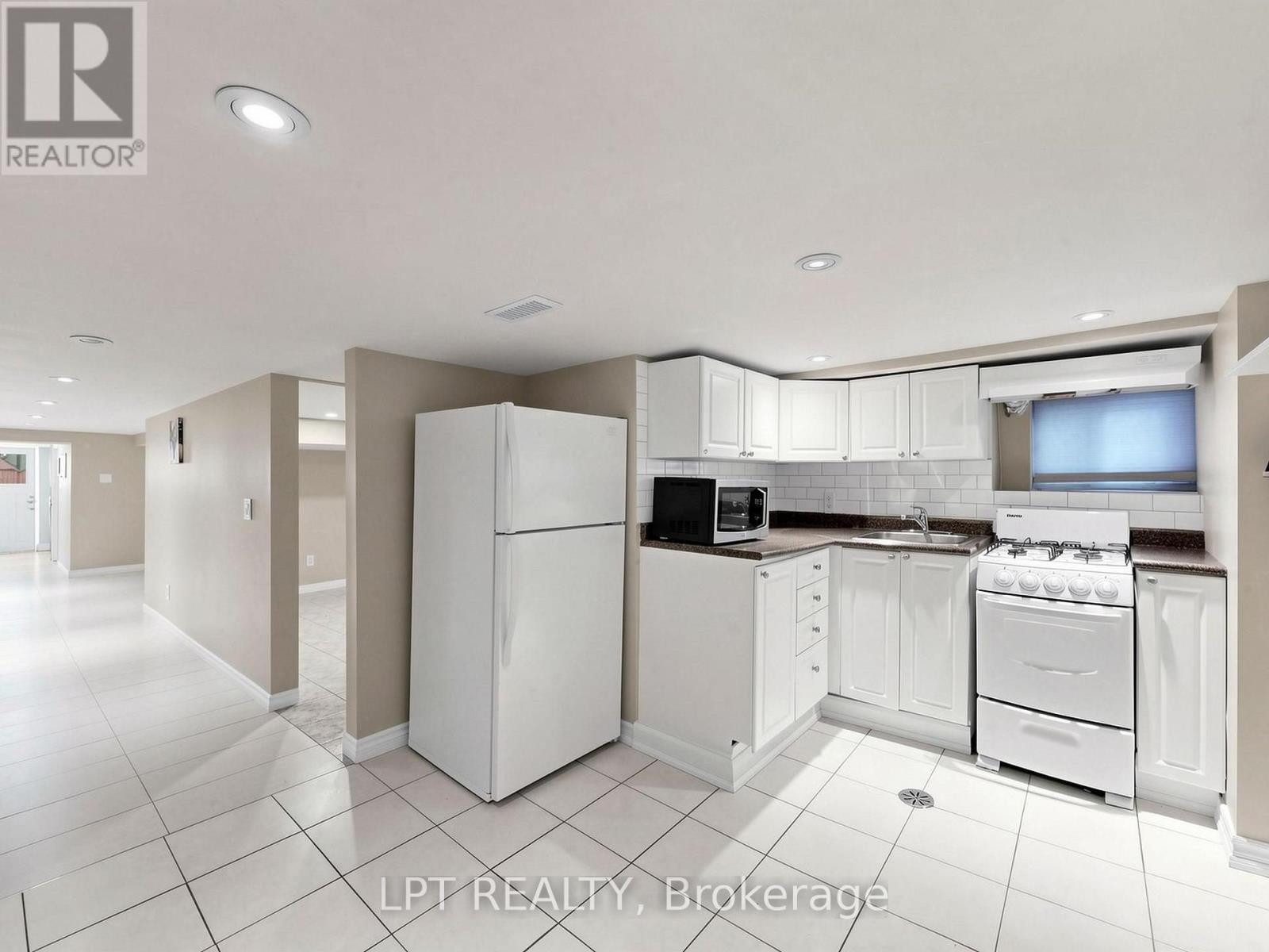 303 OAKWOOD AVENUE - 26