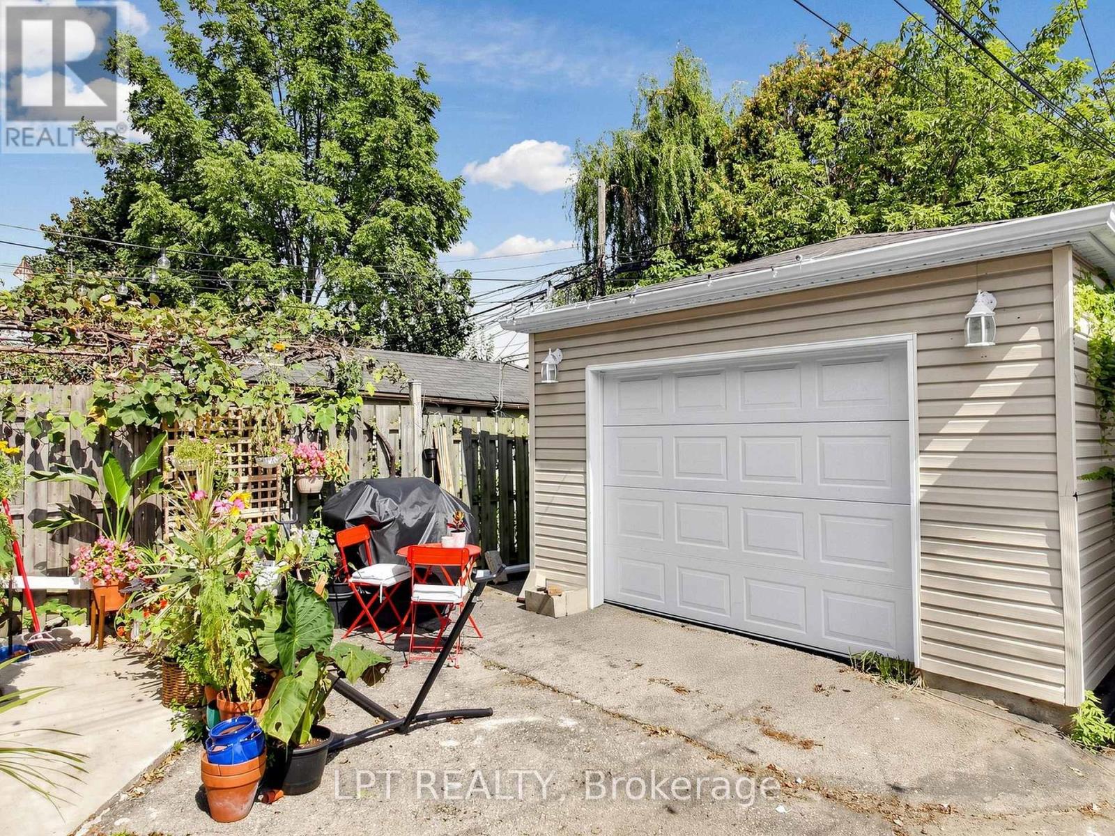 303 OAKWOOD AVENUE - 3