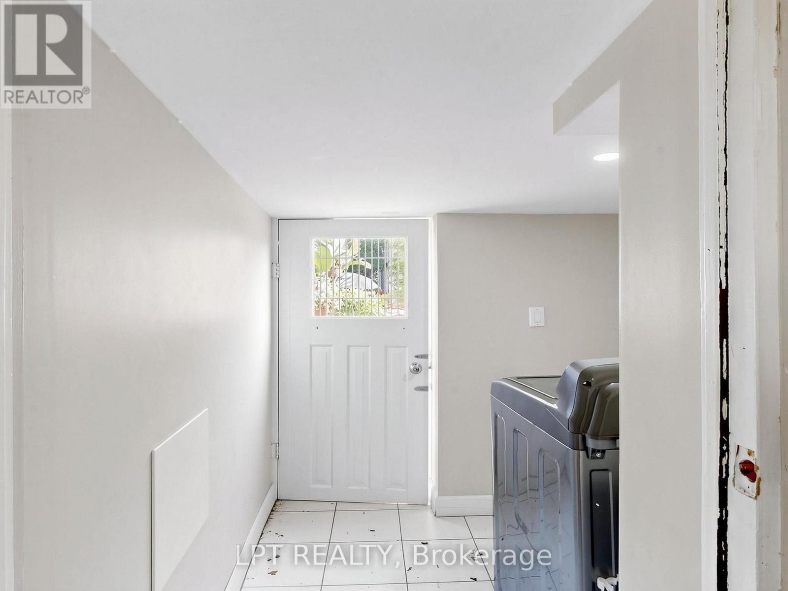 303 OAKWOOD AVENUE - 31