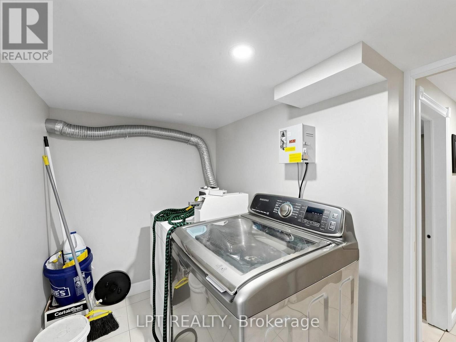 303 OAKWOOD AVENUE - 32