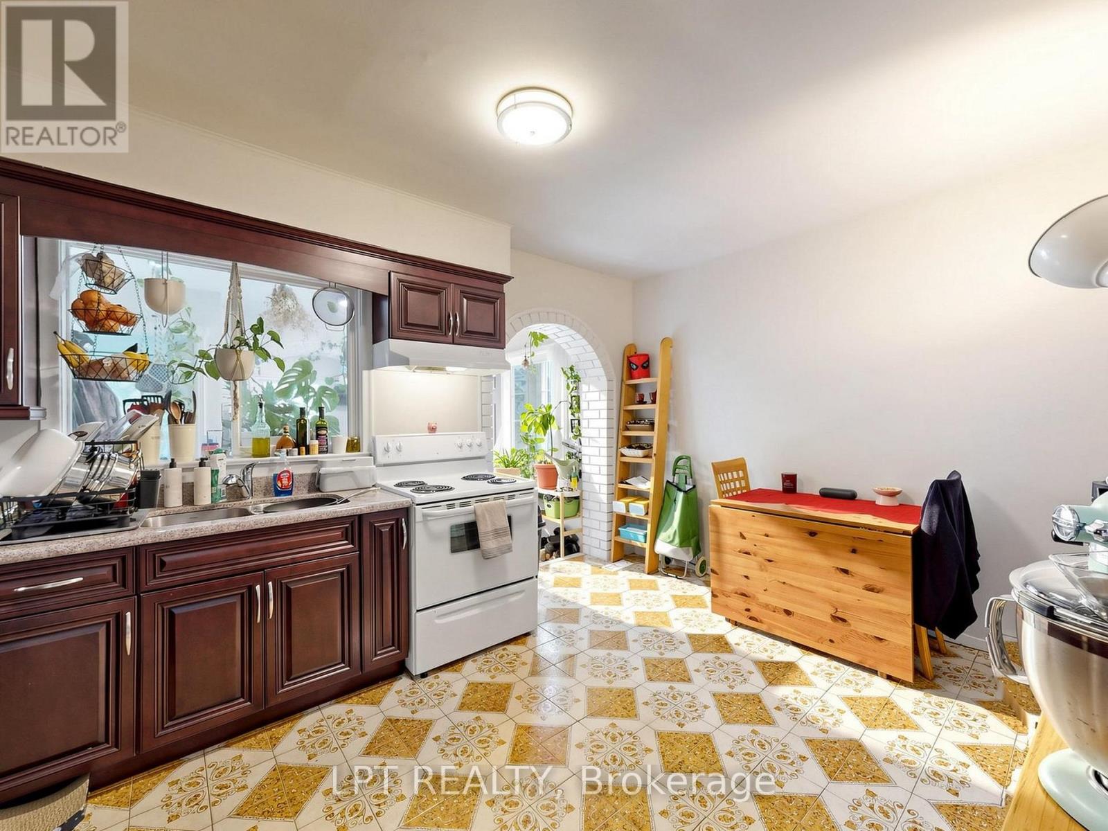 303 OAKWOOD AVENUE, Toronto (Oakwood Village) — photo 6