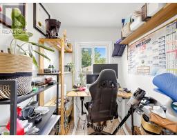 Bedroom - 303 Oakwood Avenue, Toronto, ON M6E2V3 Photo 10