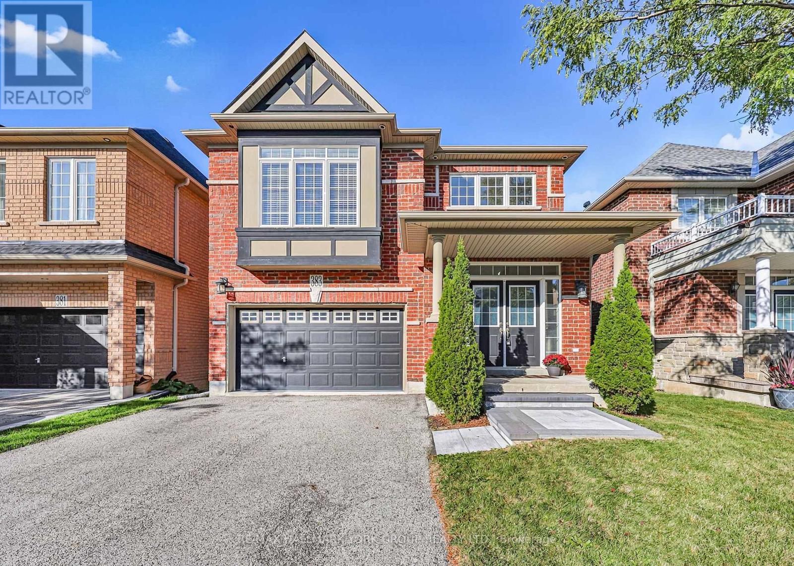 383 GILPIN DRIVE, Newmarket (Woodland Hill)