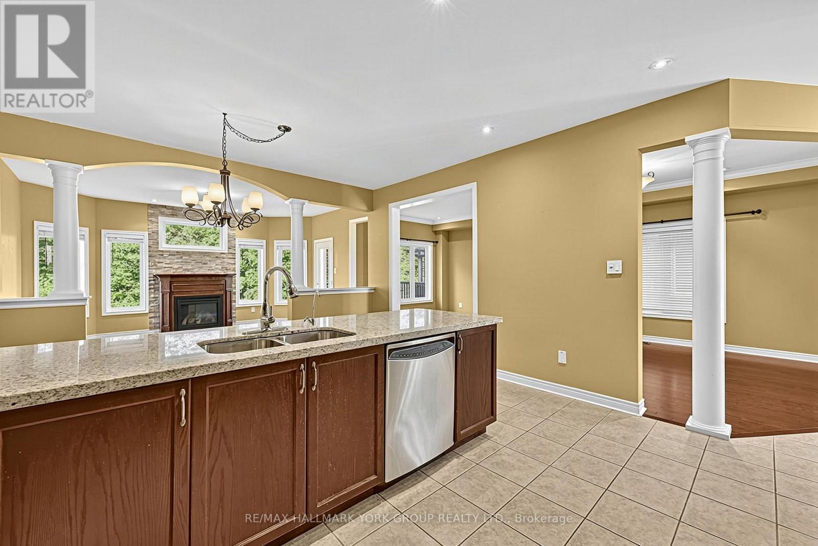 383 GILPIN DRIVE, Newmarket (Woodland Hill) — photo 11