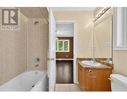 383 Gilpin Drive, Newmarket, ON L3X3H2 Photo 15