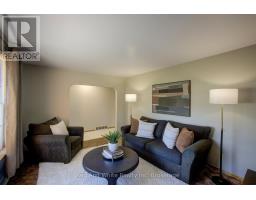 Living room - 1203 Yonget Street S, Brockton, ON N0G2V0 Photo 9