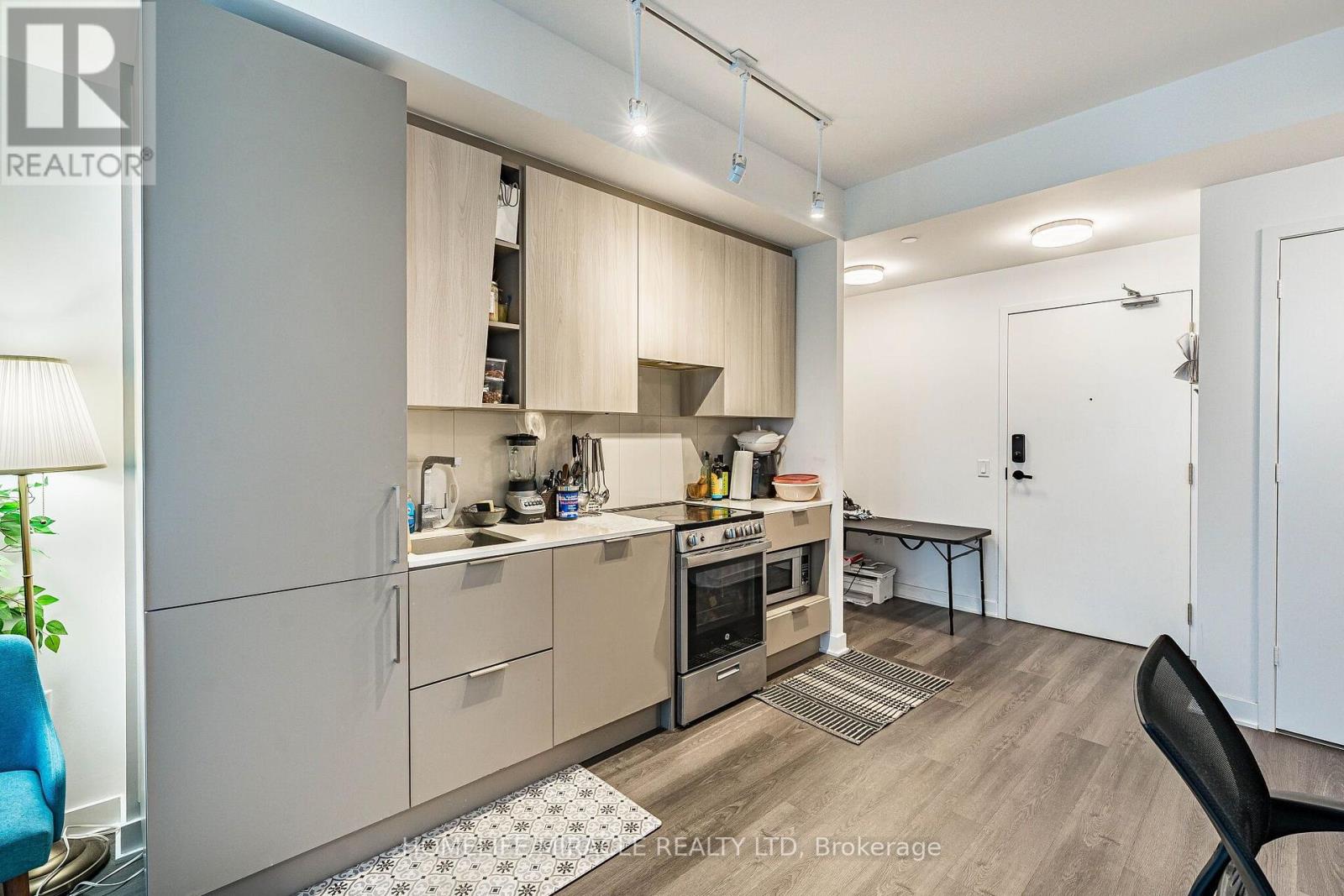 #209 3900 CONFEDERATION PARKWAY - 15