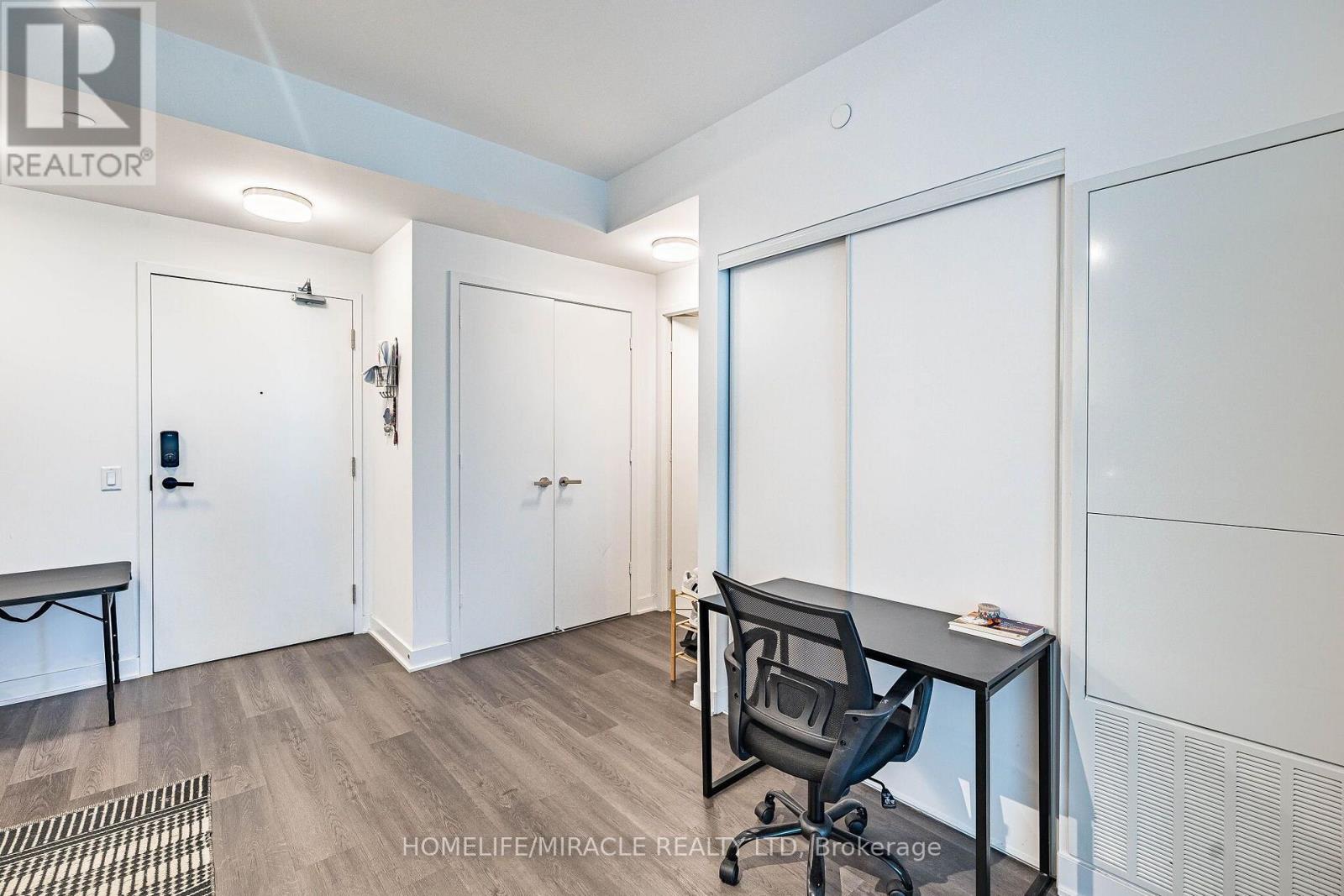 #209 3900 CONFEDERATION PARKWAY - 17