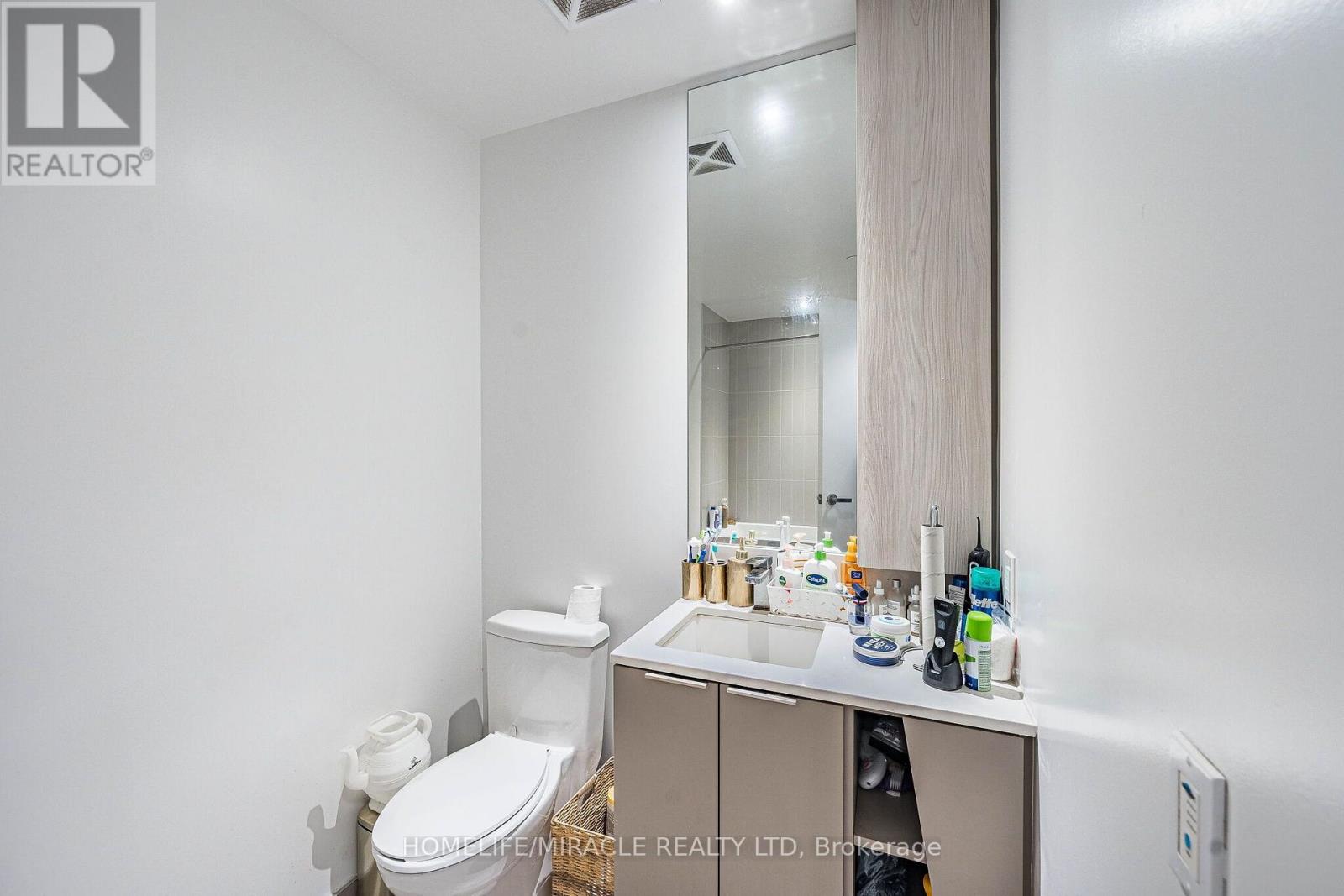 #209 3900 CONFEDERATION PARKWAY - 27