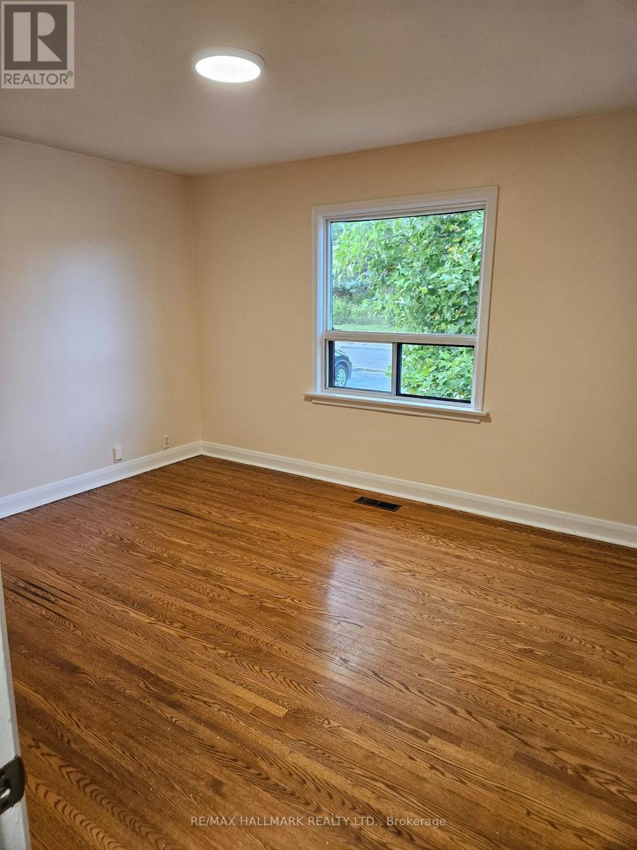 4 CLEVEDON STREET, Toronto (Downsview-Roding-CFB) — photo 2