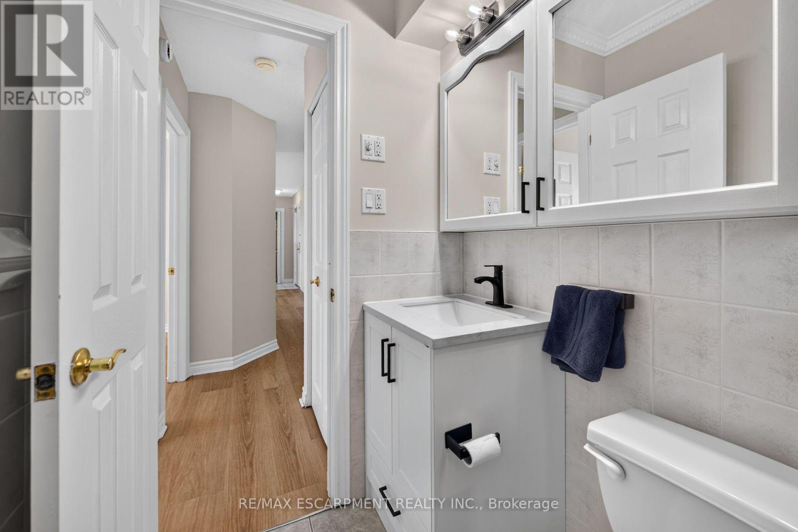 #604 851 QUEENSTON ROAD - 40