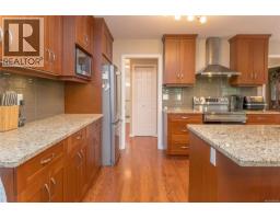 6664 Buena Vista Rd, Central Saanich, BC V8Z5W7 Photo 15