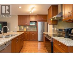 6664 Buena Vista Rd, Central Saanich, BC V8Z5W7 Photo 16