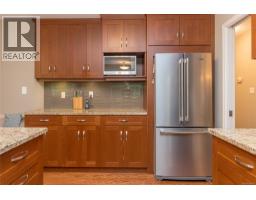 6664 Buena Vista Rd, Central Saanich, BC V8Z5W7 Photo 17