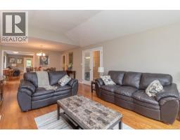 Family room - 6664 Buena Vista Rd, Central Saanich, BC V8Z5W7 Photo 6