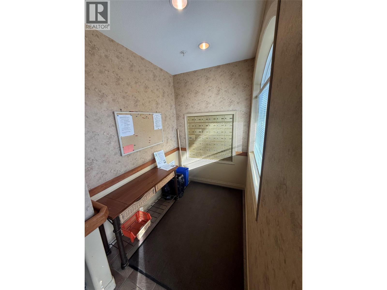 #204 120 Vernon Avenue, Kamloops, British Columbia, V2B1L6, Kamloops, British Columbia — photo 5 of 5