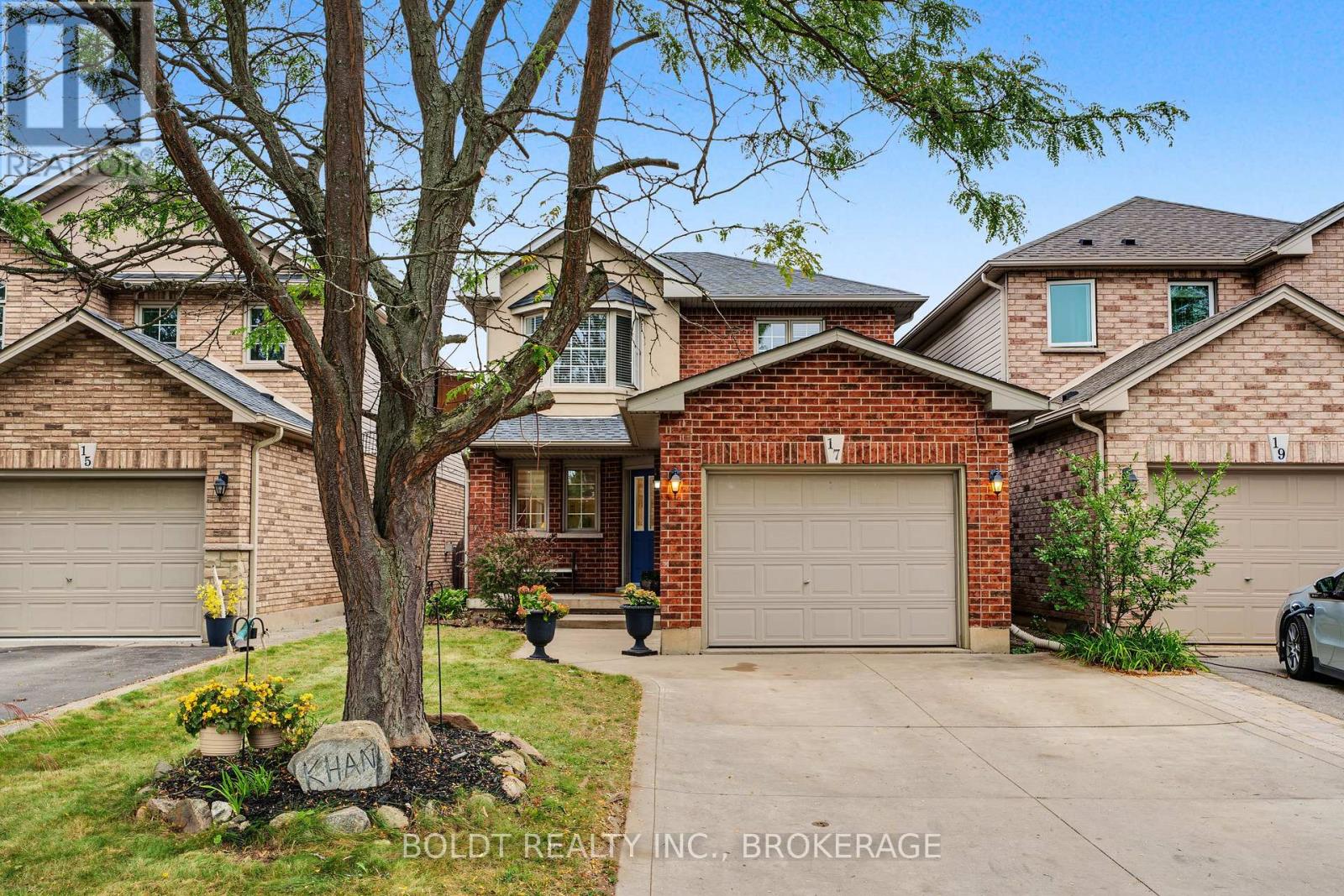 17 VALRIDGE DRIVE, Hamilton (Ancaster)