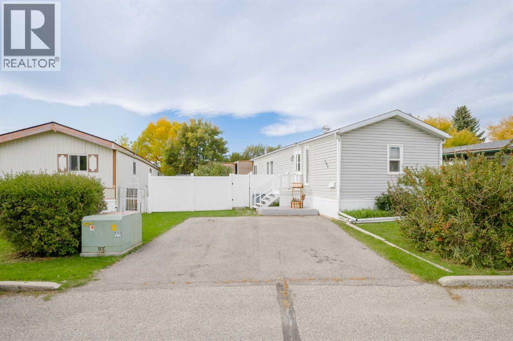 105 Heritage Drive, Okotoks