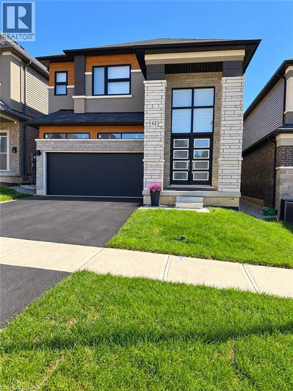 61 GEORGE BRIER Drive E, Paris