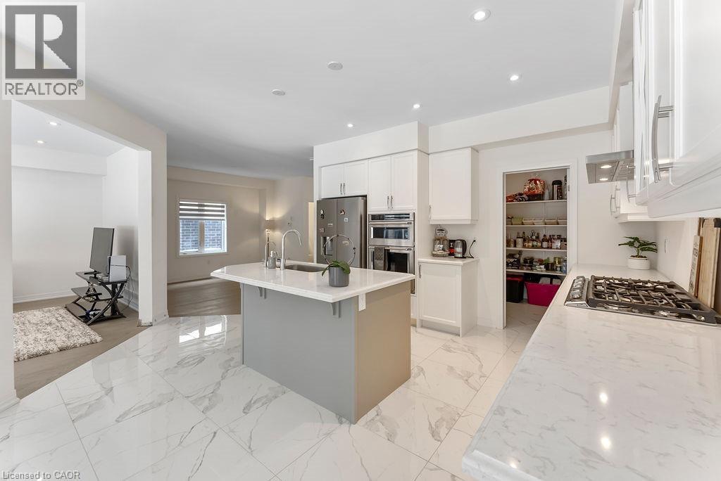 61 GEORGE BRIER Drive E, Paris — photo 12