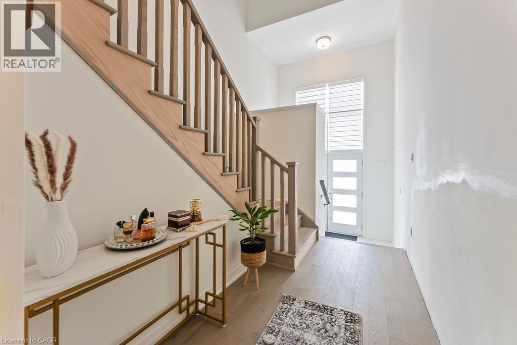 61 GEORGE BRIER Drive E, Paris — photo 4