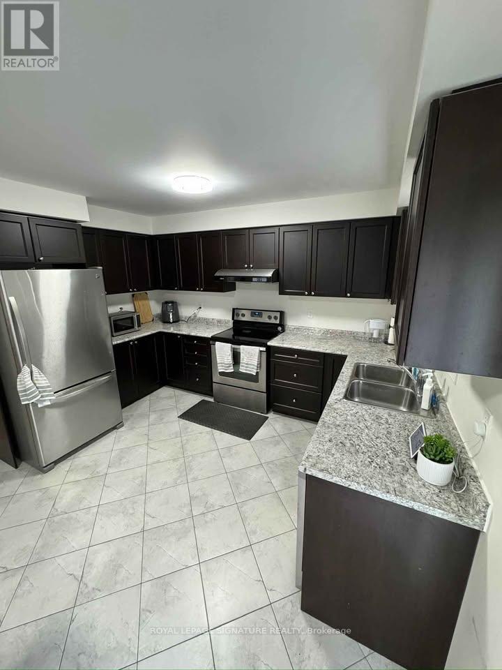 199 LADY ANGELA AVENUE, Oshawa (Windfields)