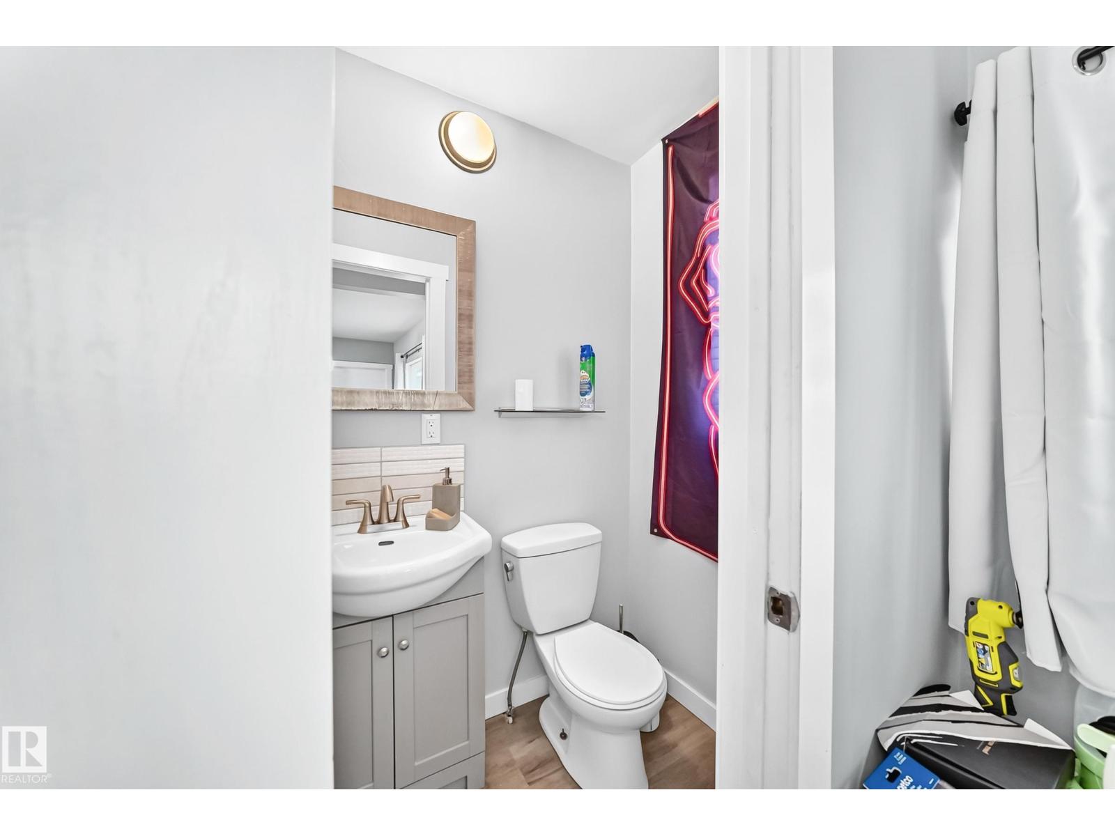 11908 77 ST NW - Image 17