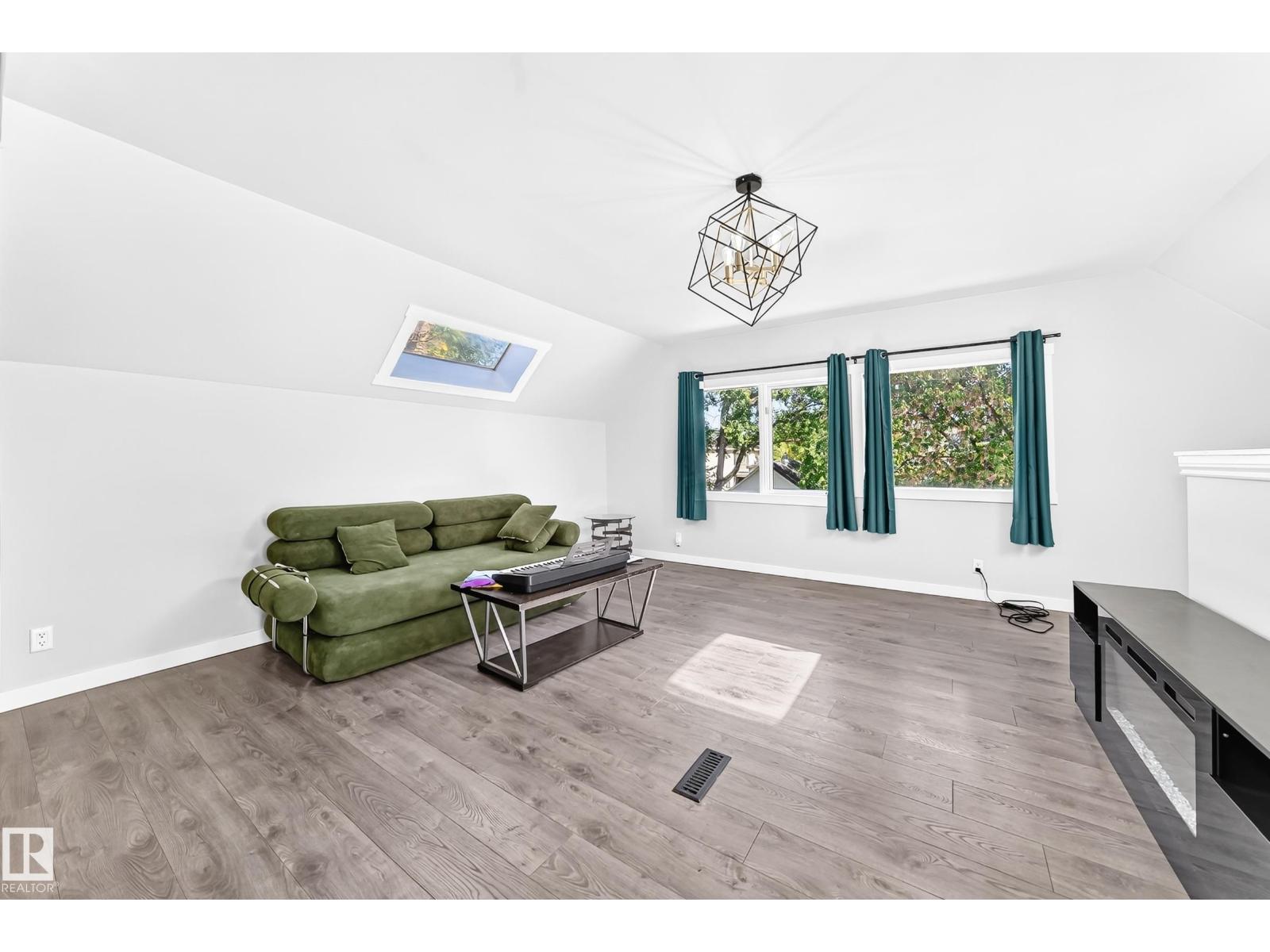 11908 77 ST NW - 34
