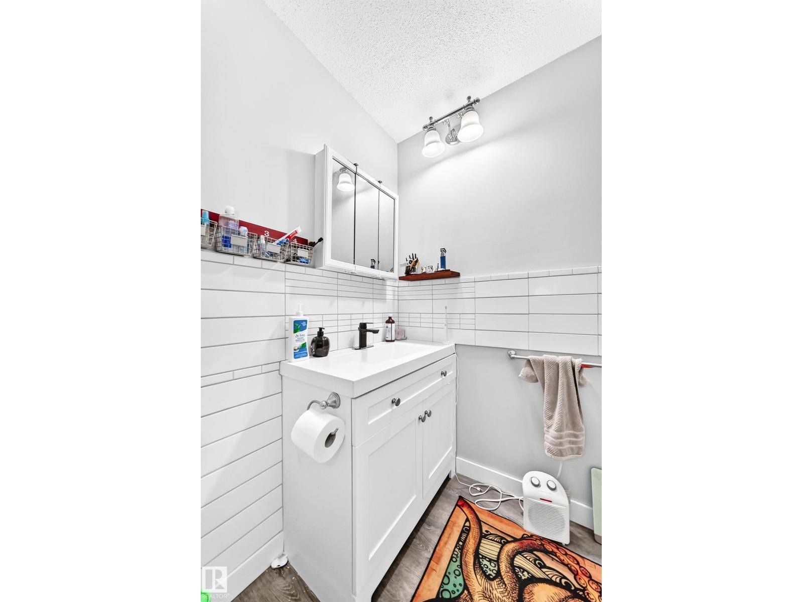 11908 77 ST NW - 32