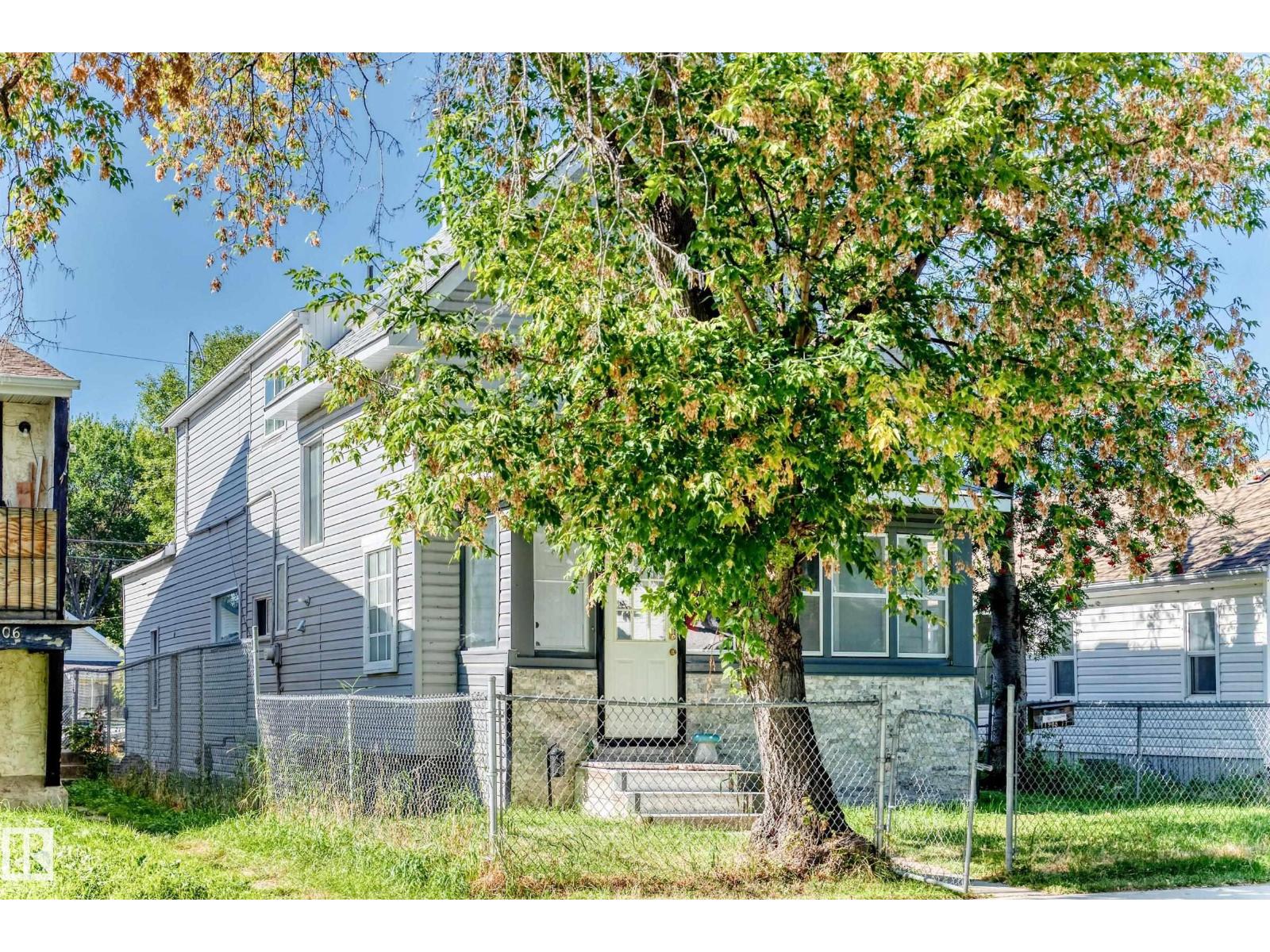 11908 77 ST NW - 52