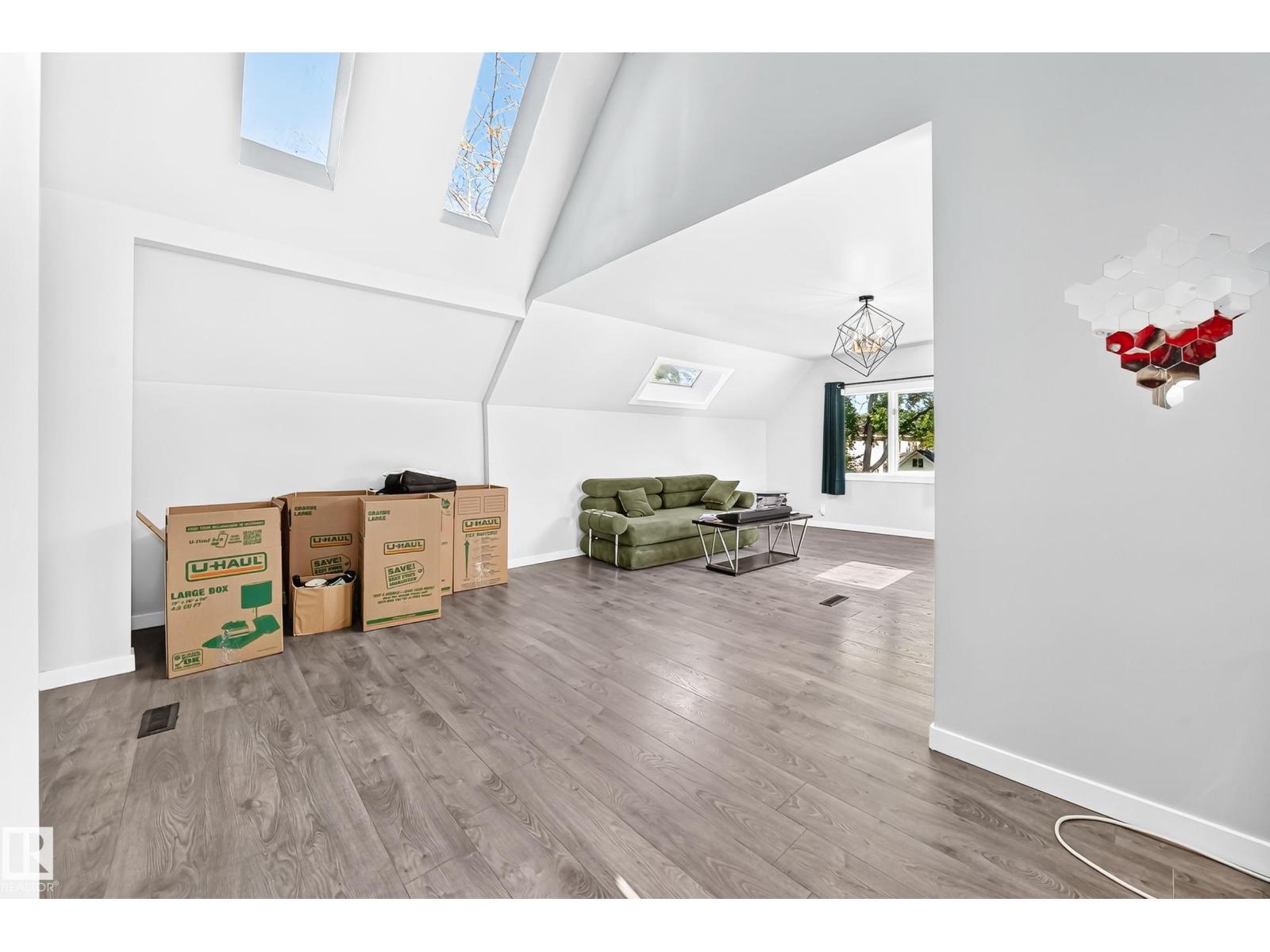 11908 77 ST NW - Image 42