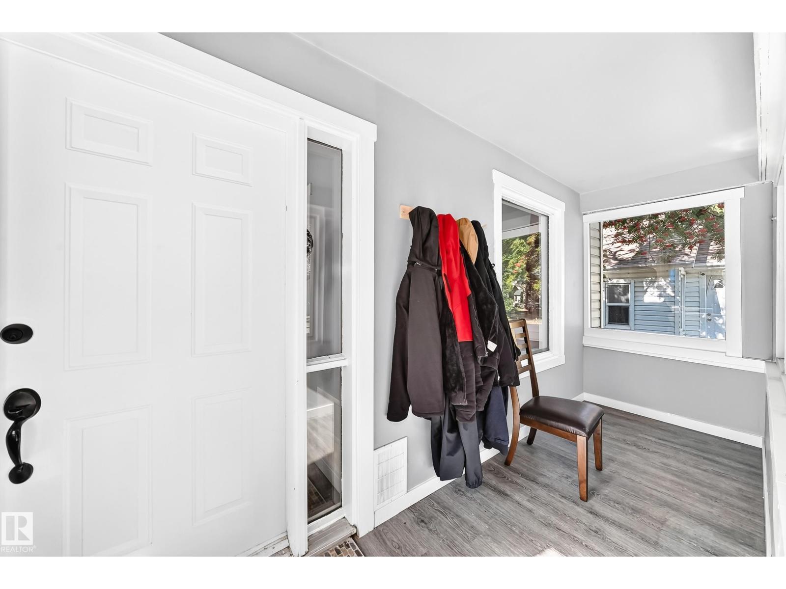 11908 77 ST NW - 23
