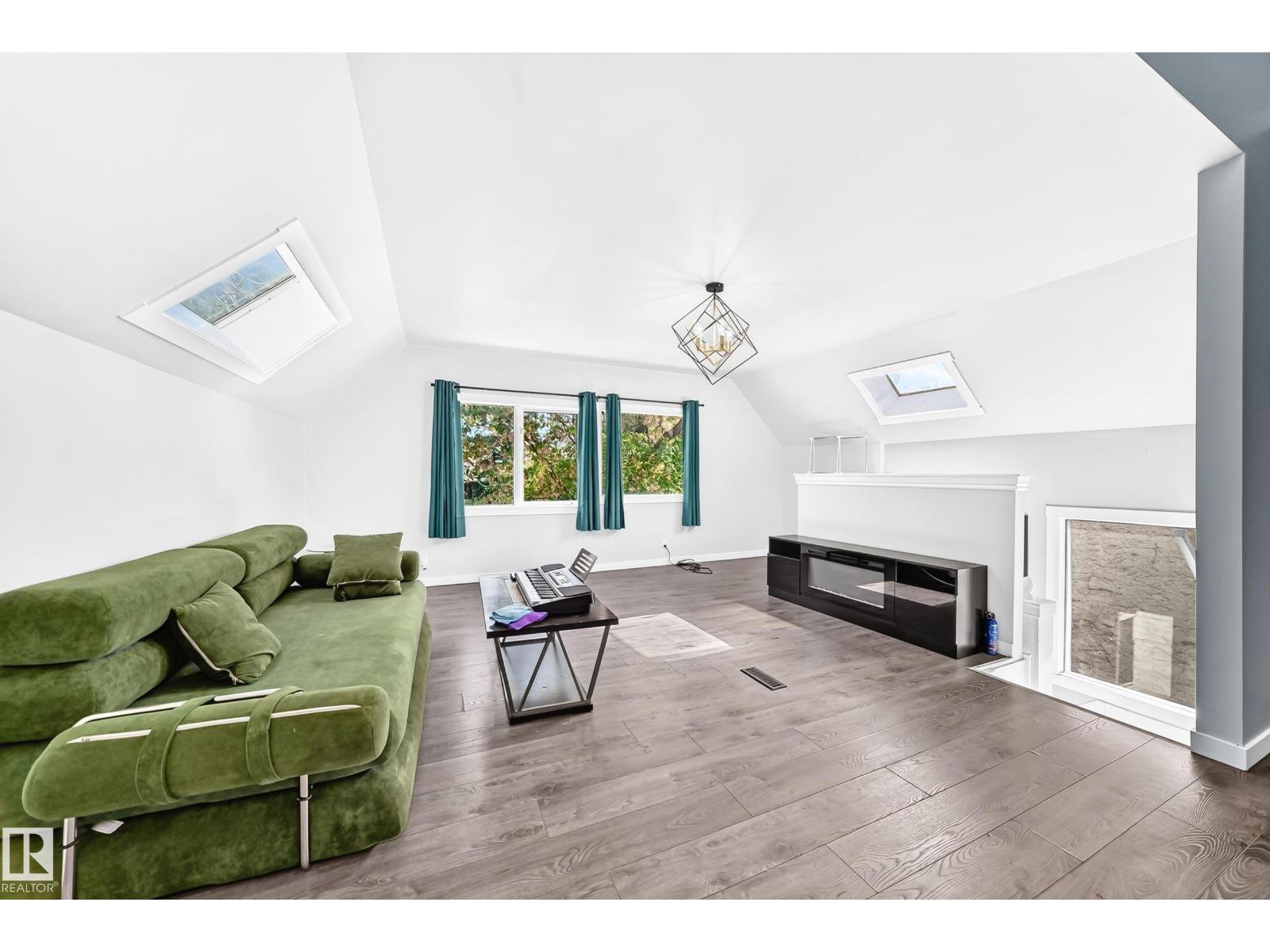11908 77 ST NW - 36