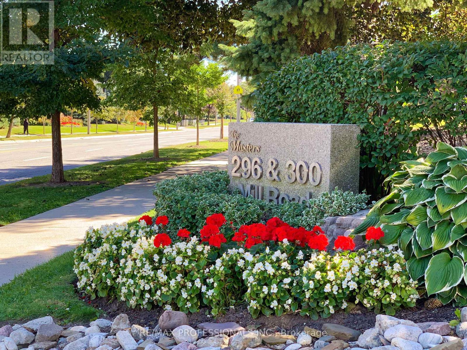 PH08 - 296 MILL ROAD, Toronto (Markland Wood) — photo 2