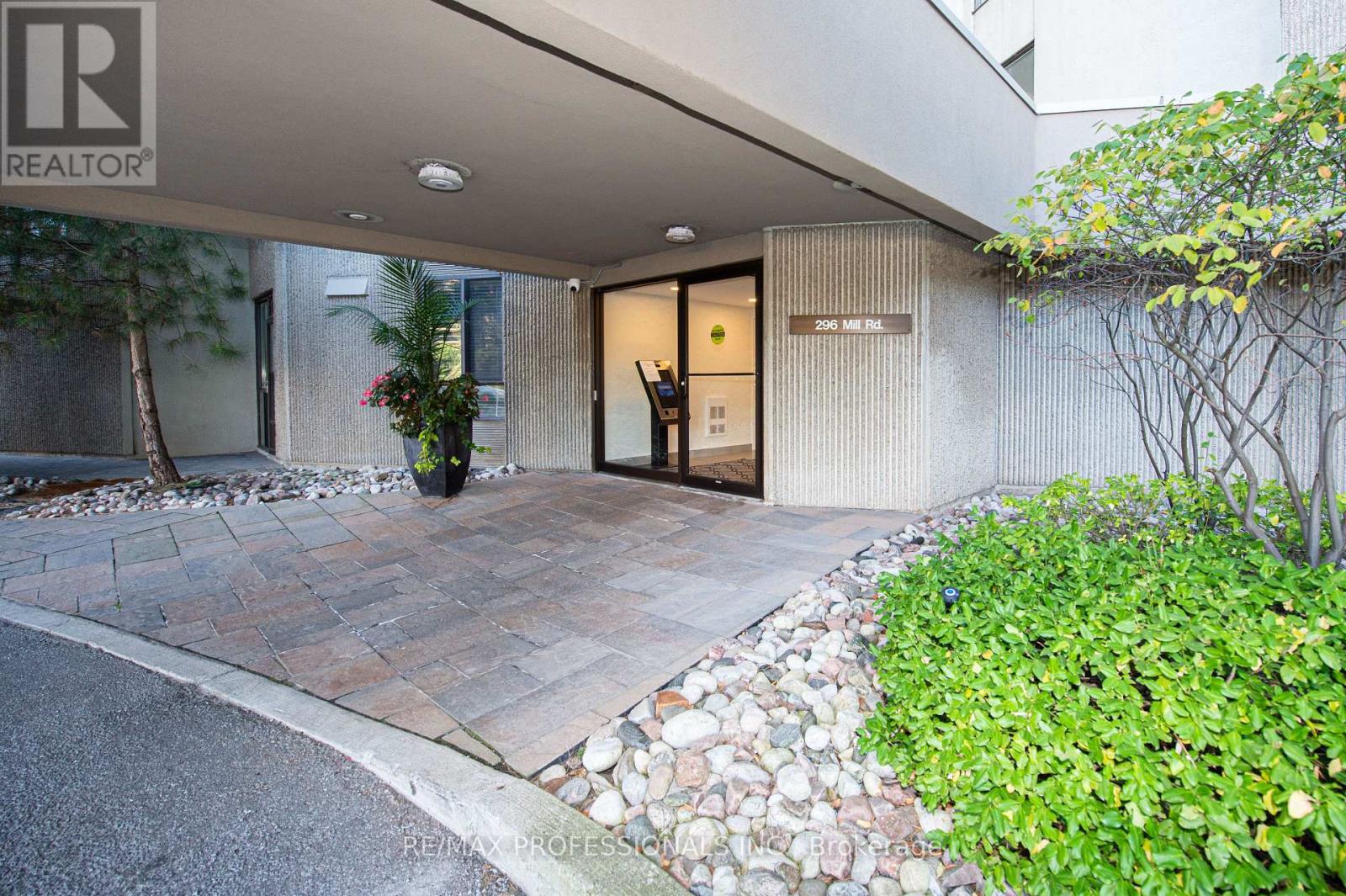 PH08 - 296 MILL ROAD, Toronto (Markland Wood) — photo 3