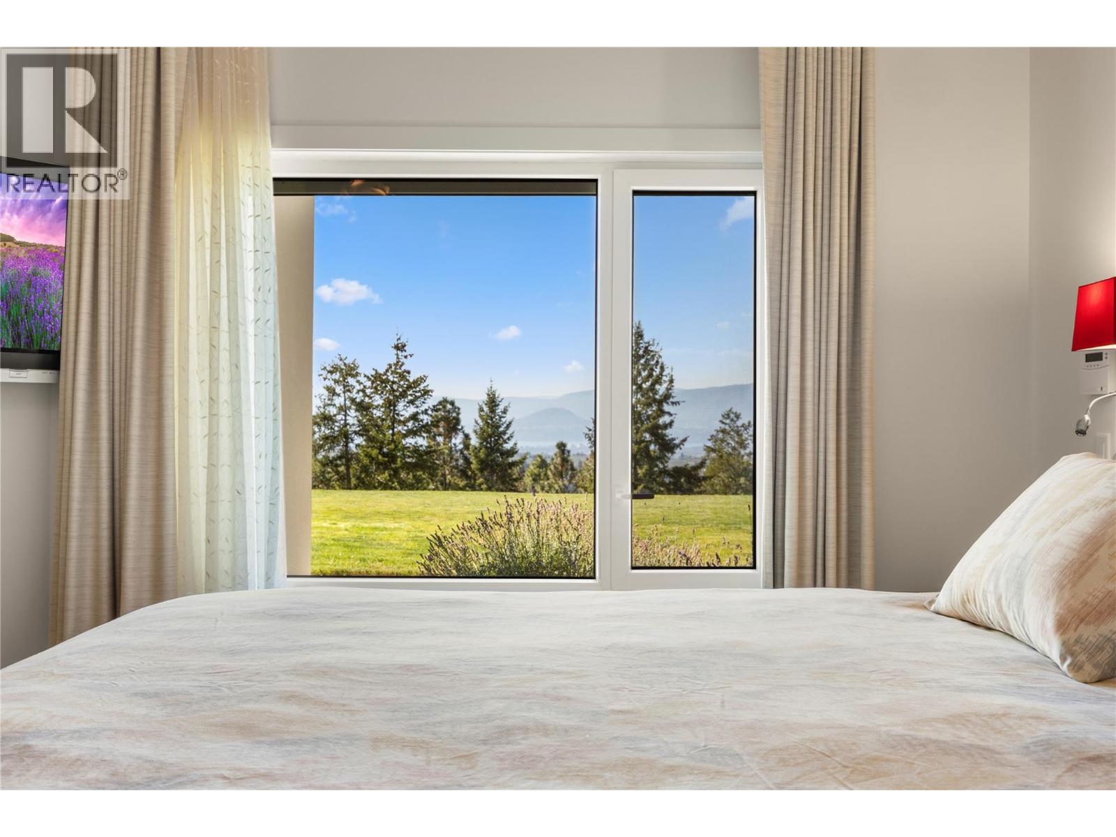 2442 Bella Vista Street - 36
