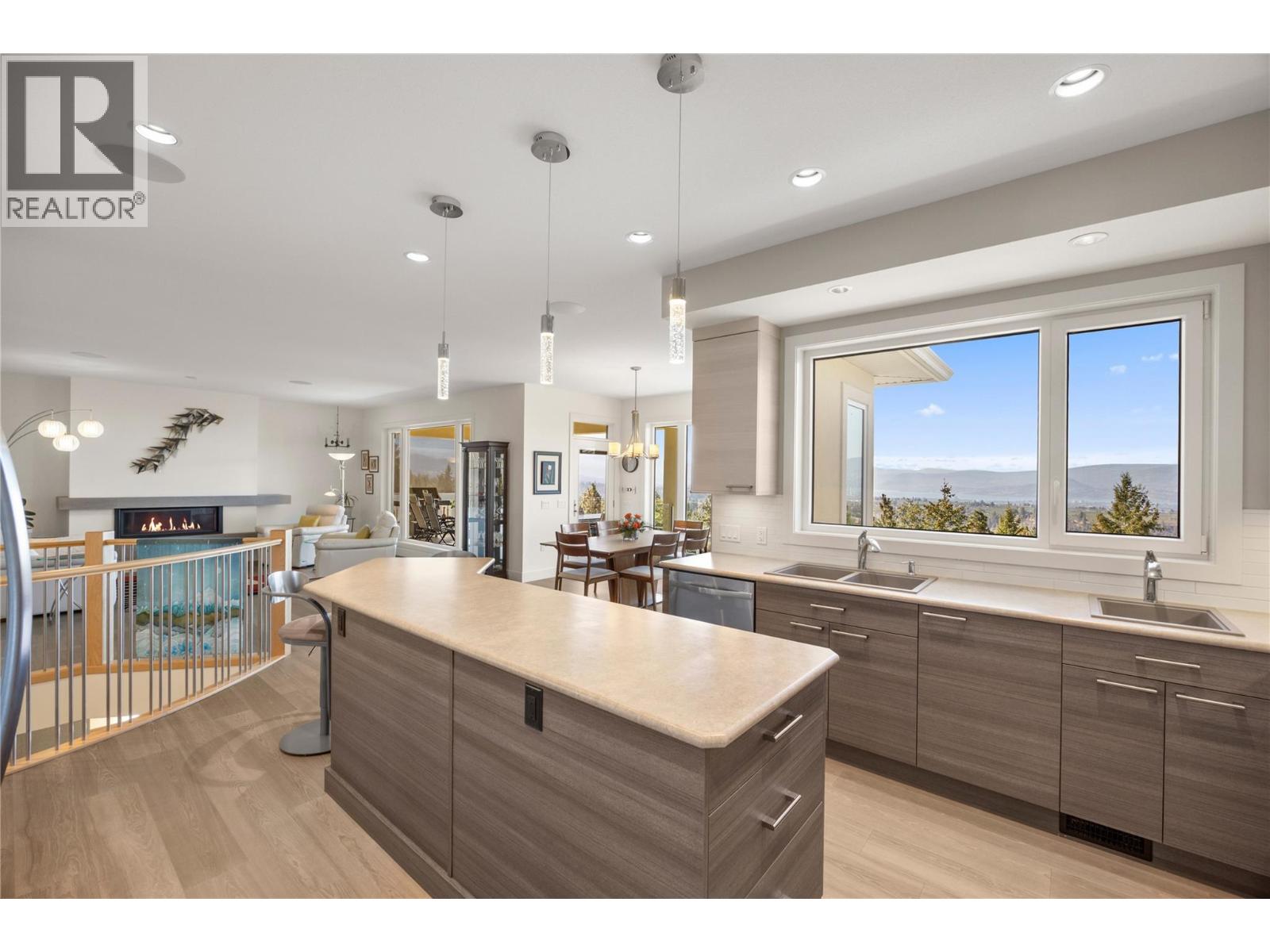 2442 Bella Vista Street - Image 16