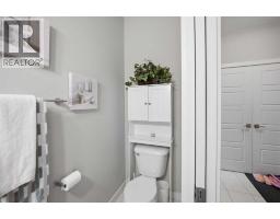 5pc Bathroom - 52 Sunrise Way, Cochrane, AB T4C2S3 Photo 8