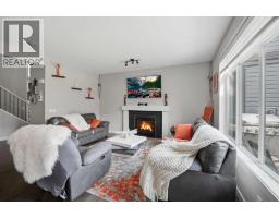Bedroom - 52 Sunrise Way, Cochrane, AB T4C2S3 Photo 10
