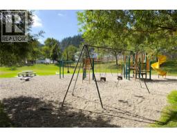 1888 Porthill Drive, Kelowna, BC V1V1R9 Photo 36