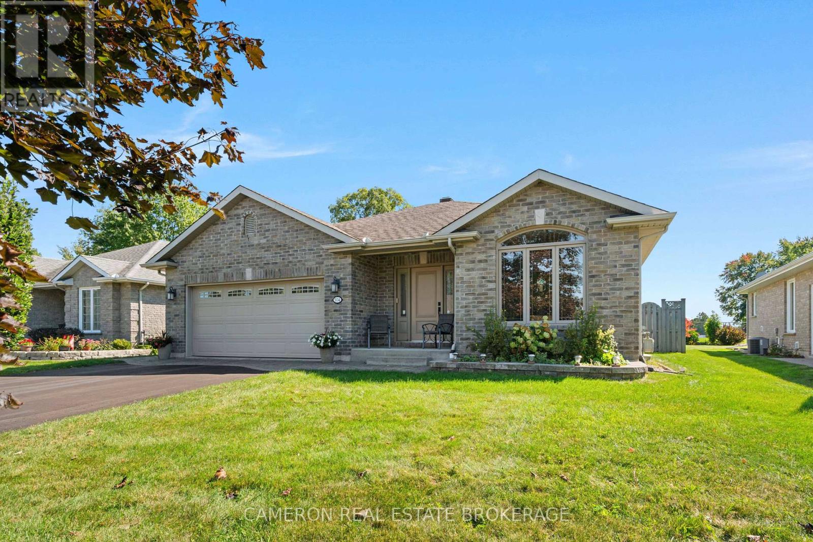504 JO ANNE CRESCENT, Cornwall