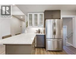 4pc Bathroom - 106 Kenneth Avenue, Kitchener, ON N2A1W2 Photo 9