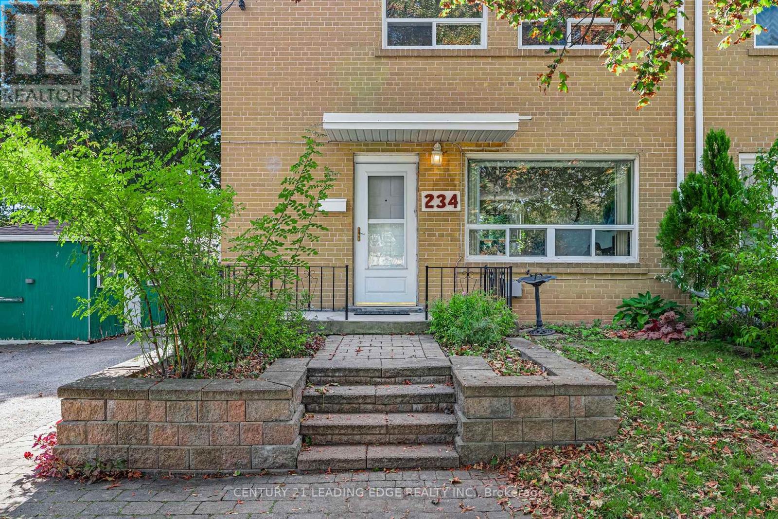 234 BEECHY DRIVE, Richmond Hill (Crosby) — photo 2