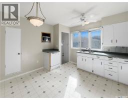 Family room - 333 24th Street E, Prince Albert, SK S6V1R7 Photo 6