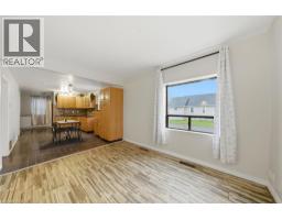 4pc Bathroom - 107 Broadway Street, Welland, ON L3C5L6 Photo 6