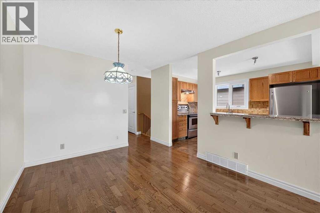 6407 34 Avenue NW - photo 11