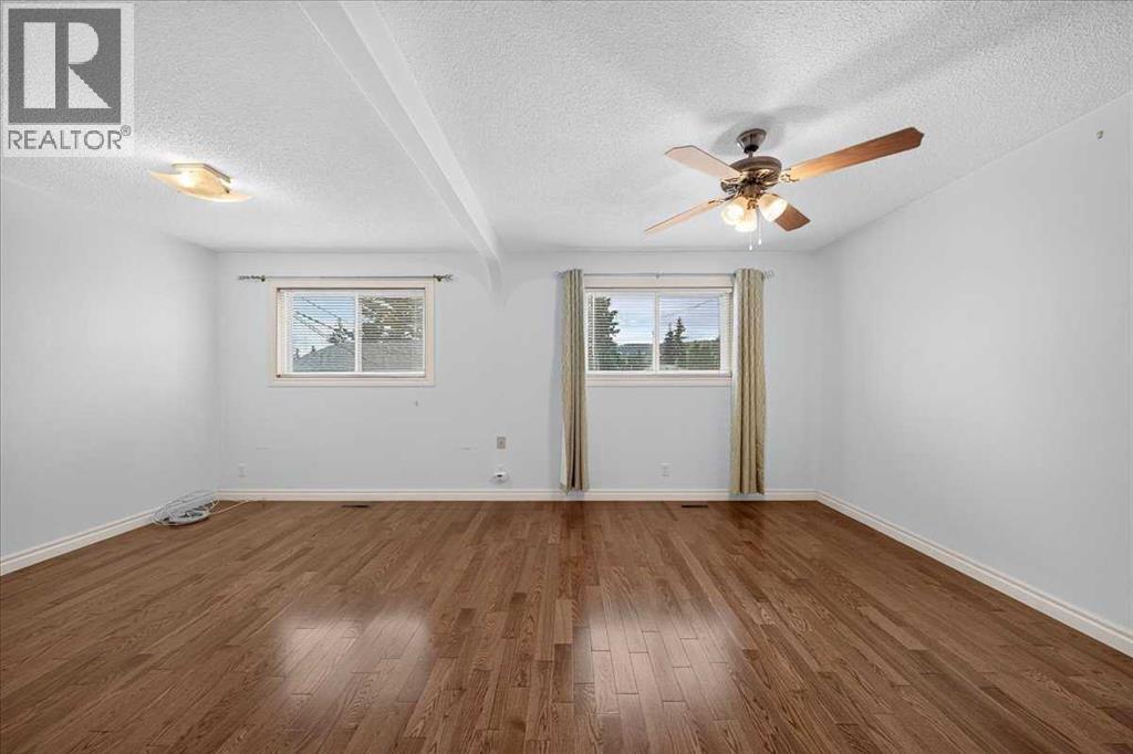 6407 34 Avenue NW - photo 14