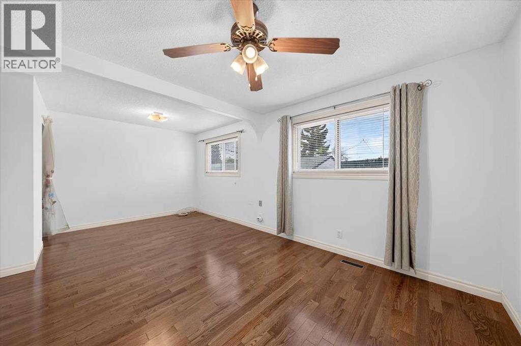 6407 34 Avenue NW - photo 13